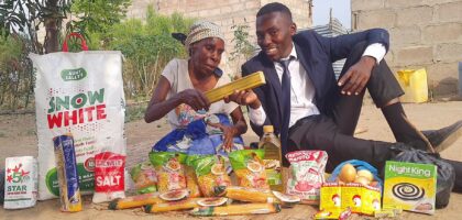 Trabalho missionário de Edílio Langa em Moçambique com ações sociais, alfabetização e distribuição de alimentos