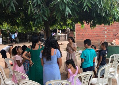 Projeto infantil e evangelismo realizado por Dinar e Rian Ferraz em Sucupira do Norte MA