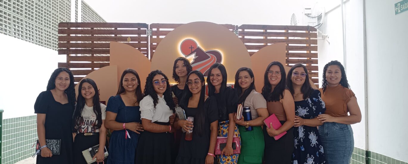 Missionárias trabalhando na base missionária Lagoa da Onça no sertão do Piauí