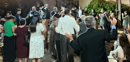 Culto missionário em Marilândia do Sul no Paraná com igreja reunida em adoração