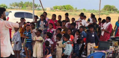 Estudantes do Sathya Veda Seminary na Índia em formação missionária e discipulado