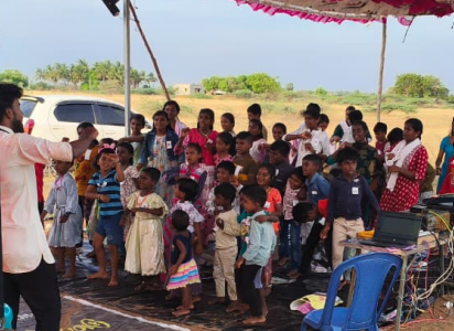 Estudantes do Sathya Veda Seminary na Índia em formação missionária e discipulado