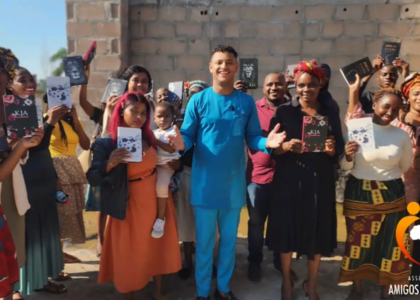 Construção da casa de oração em Moçambique com trabalho missionário, evangelismo e cuidado com crianças