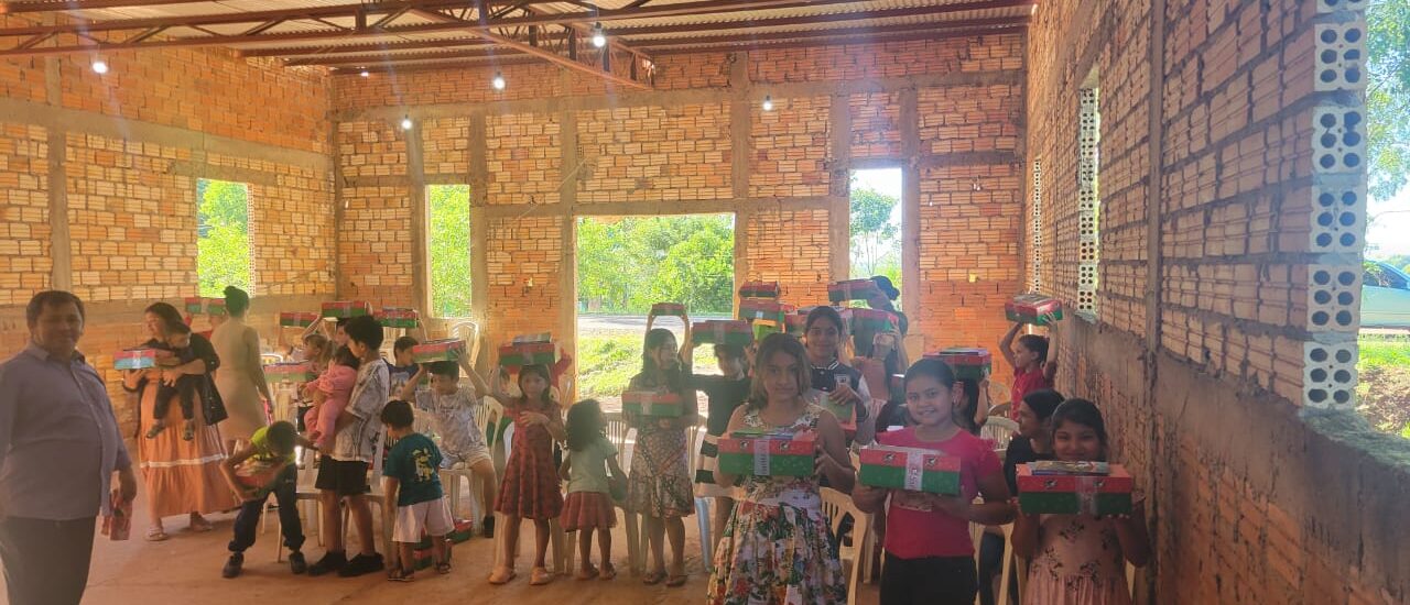 Relatório Missionário no Campo Rancho Alegre em Paraguay Pyahu no Paraguai com crianças, visitas nas casas e evangelismo ao ar livre.