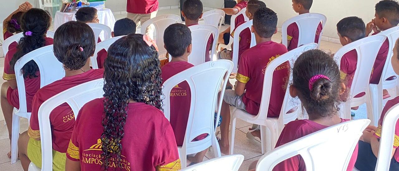 Relatório Missionário da Base Vaca Brava no Piauí com culto infantil, reforço escolar e visitas às famílias.