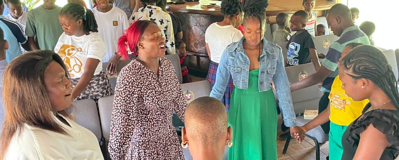 Relatório missionário em Moçambique com ação social, evangelismo e crianças atendidas em Matola.