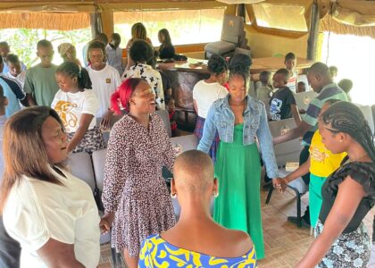 Relatório missionário em Moçambique com ação social, evangelismo e crianças atendidas em Matola.