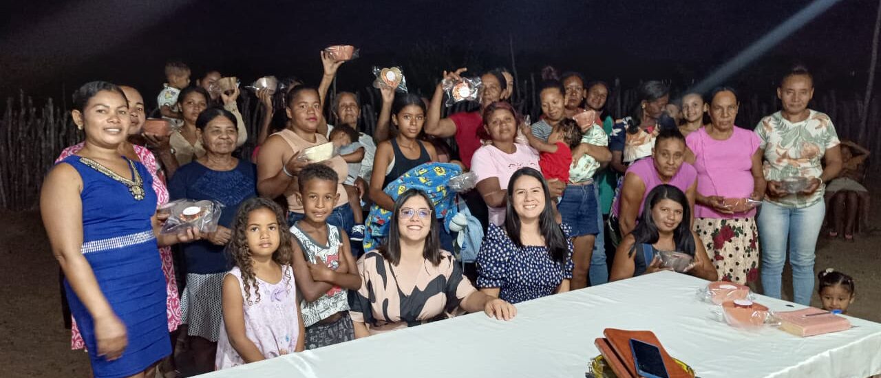 Missionárias Pâmela e Alice na Base Sítio do Meio Piauí com evangelismo, ação social e culto do Dia das Mães.
