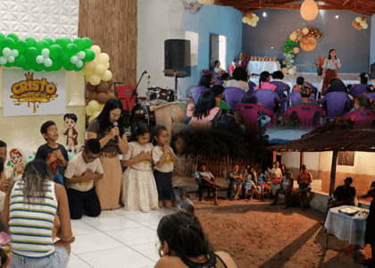 Missão em Sítio do Meio Piauí com Escola Bíblica de Férias, visitas às famílias, poço artesiano e evangelização no sertão.